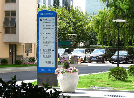 仪征哪些因素影响宣传栏的制作？